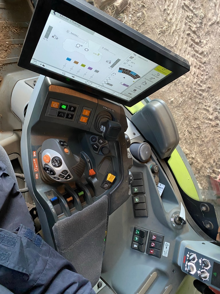 Tracteur CLAAS AXION 800 - photo slide 14