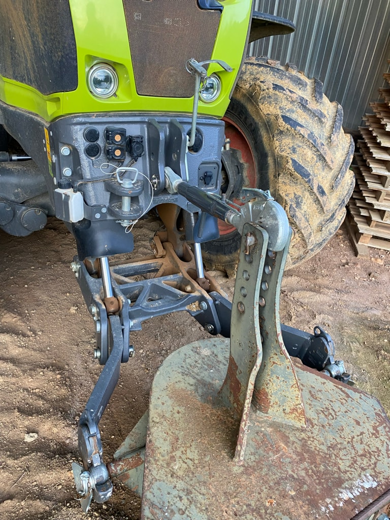 Tracteur CLAAS AXION 800 - photo slide 10