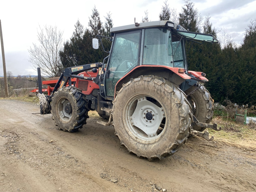 Tracteur chargeur MASSEY FERGUSON 4235 - photo slide 4