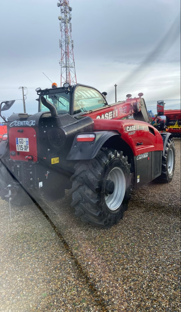 Telescopique CASE IH FARMLIFT 742 - photo slide 3