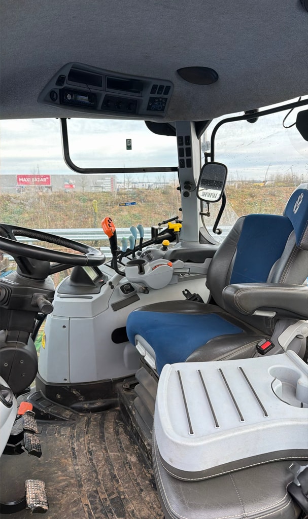 Tracteur NEW HOLLAND T7.245 - photo slide 9
