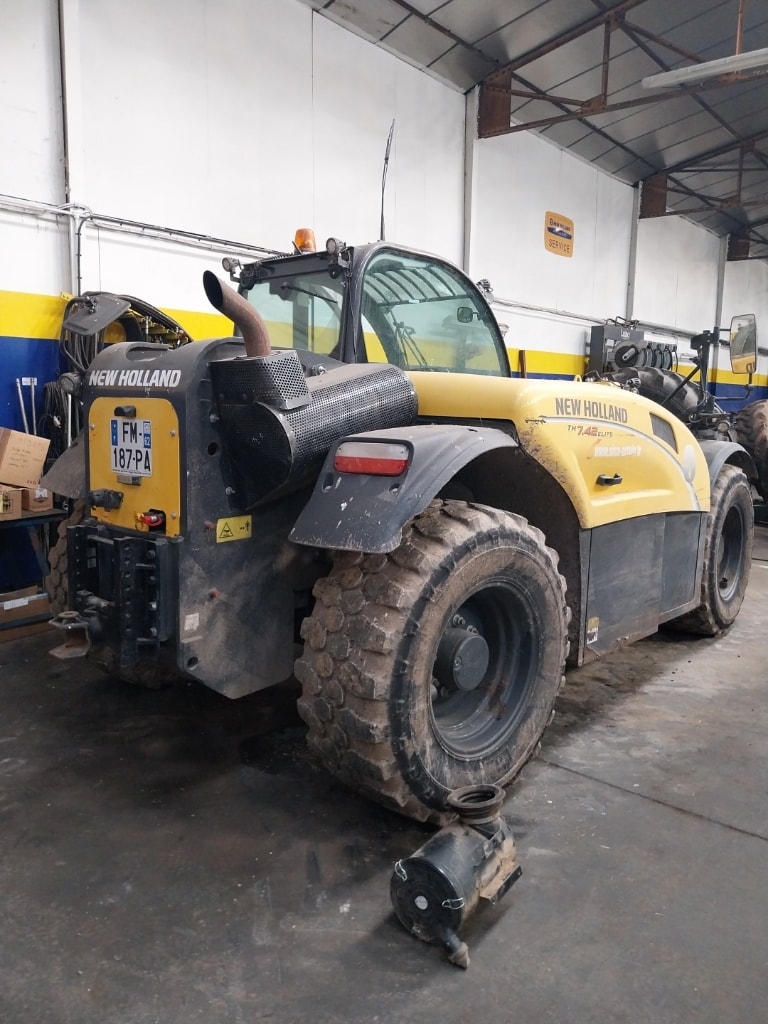 Telescopique NEW HOLLAND Th7.42 élite  - photo slide 4