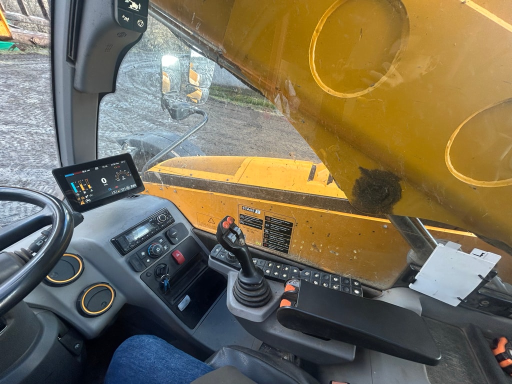 Telescopique JCB 542-70 AGRI XTRA DTVT  - photo slide 14