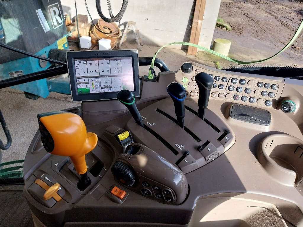 Tracteur JOHN DEERE 6155R - photo slide 16