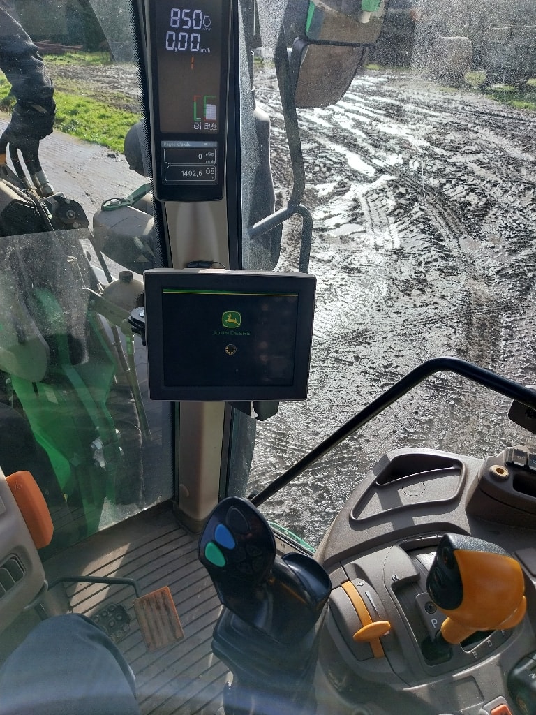 Tracteur chargeur JOHN DEERE 6120M - photo slide 21
