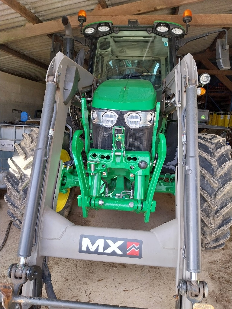 Tracteur chargeur JOHN DEERE 6120M - photo slide 5