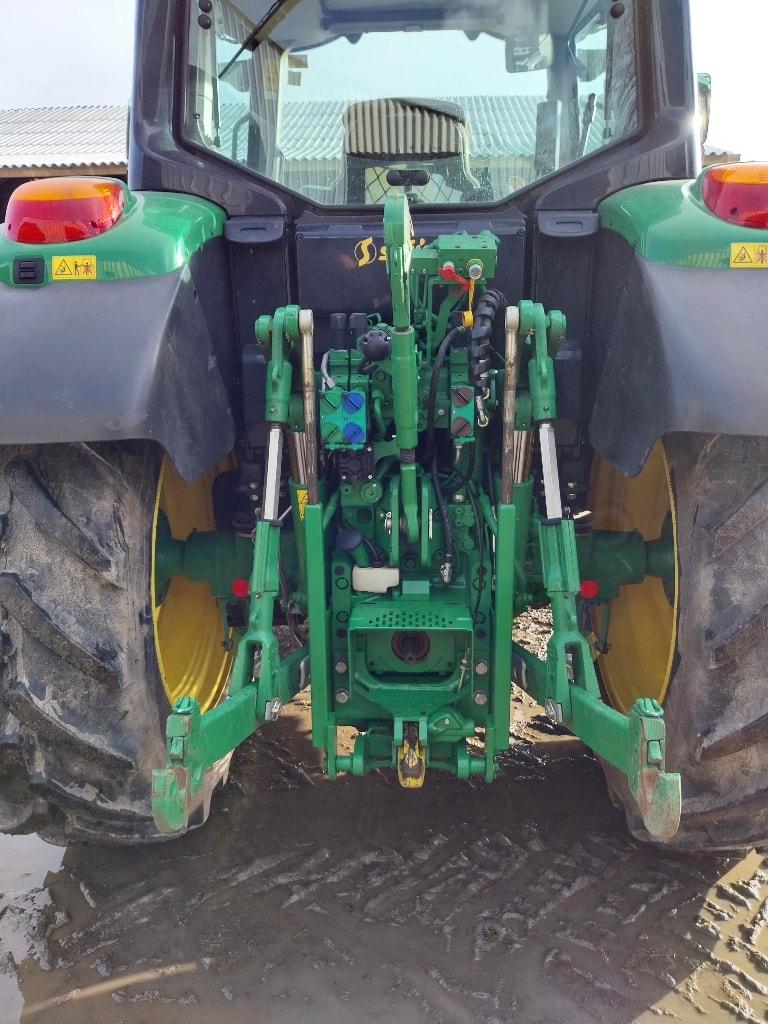 Tracteur chargeur JOHN DEERE 6120M - photo slide 9