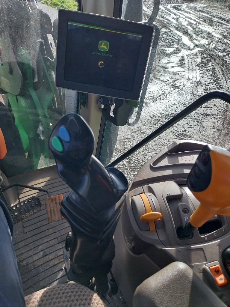 Tracteur chargeur JOHN DEERE 6120M - photo slide 13