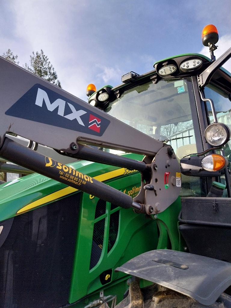 Tracteur chargeur JOHN DEERE 6120M - photo slide 15