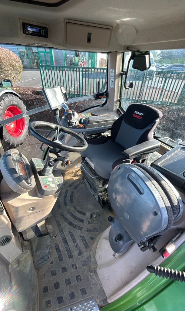 Tracteur FENDT 826 VARIO PROFI + - photo slide 12
