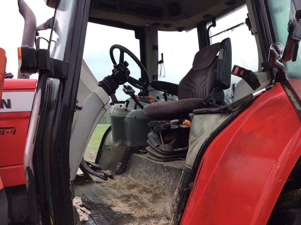 Tracteur chargeur MASSEY FERGUSON MF5460 - photo slide 13