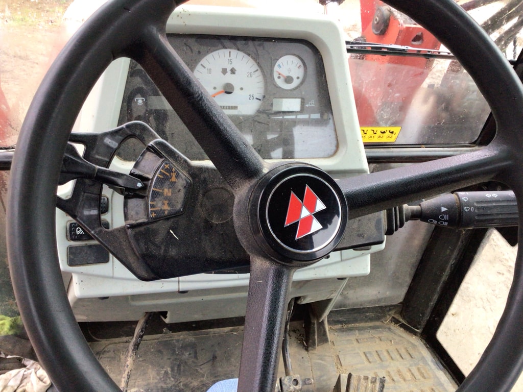 Tracteur chargeur MASSEY FERGUSON MF5460 - photo slide 14