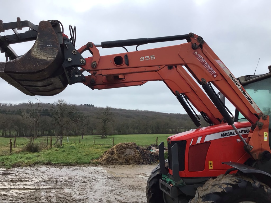 Tracteur chargeur MASSEY FERGUSON MF5460 - photo slide 4
