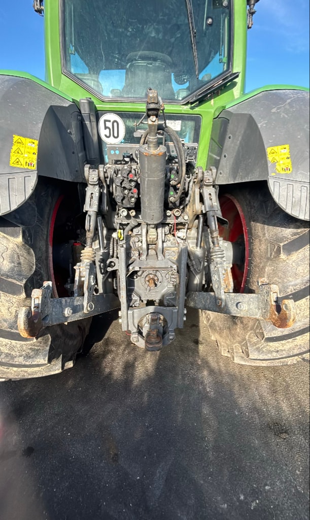 Tracteur FENDT 826 VARIO PROFI + - photo slide 10