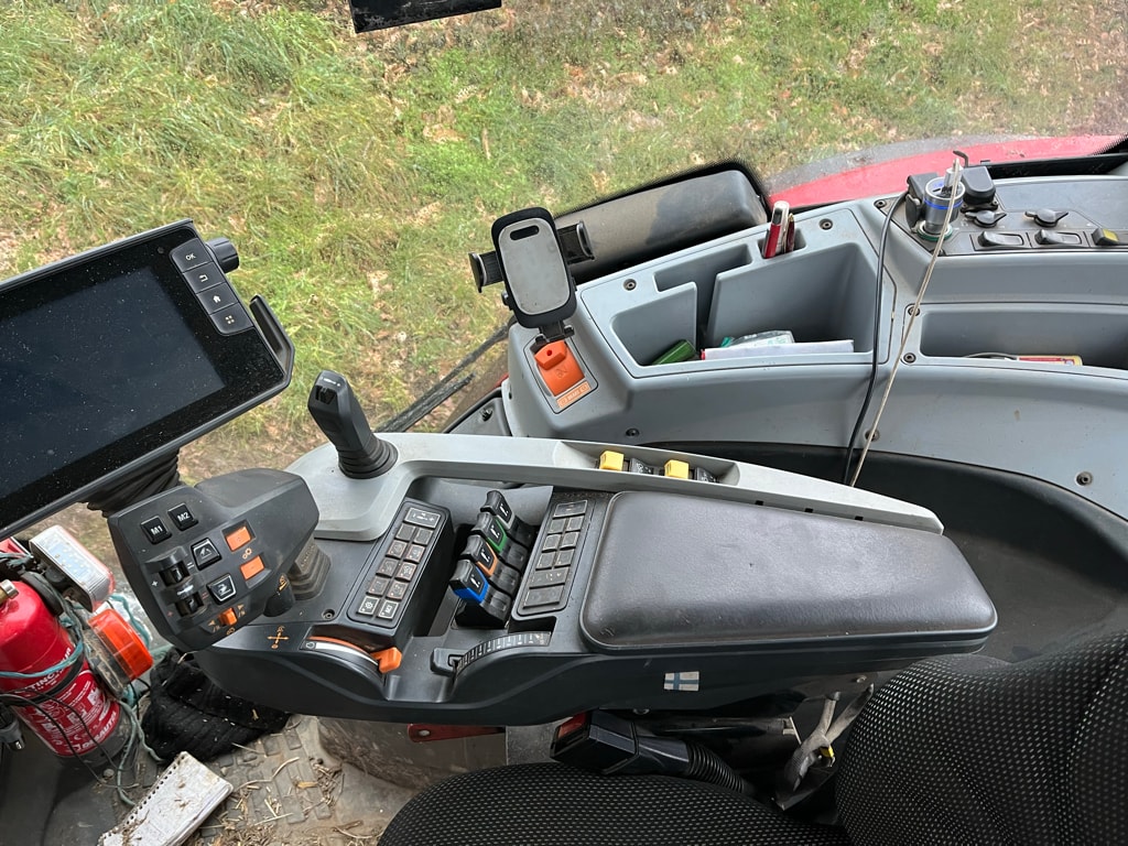 Tracteur chargeur VALTRA N 134 DIRECT - photo slide 14
