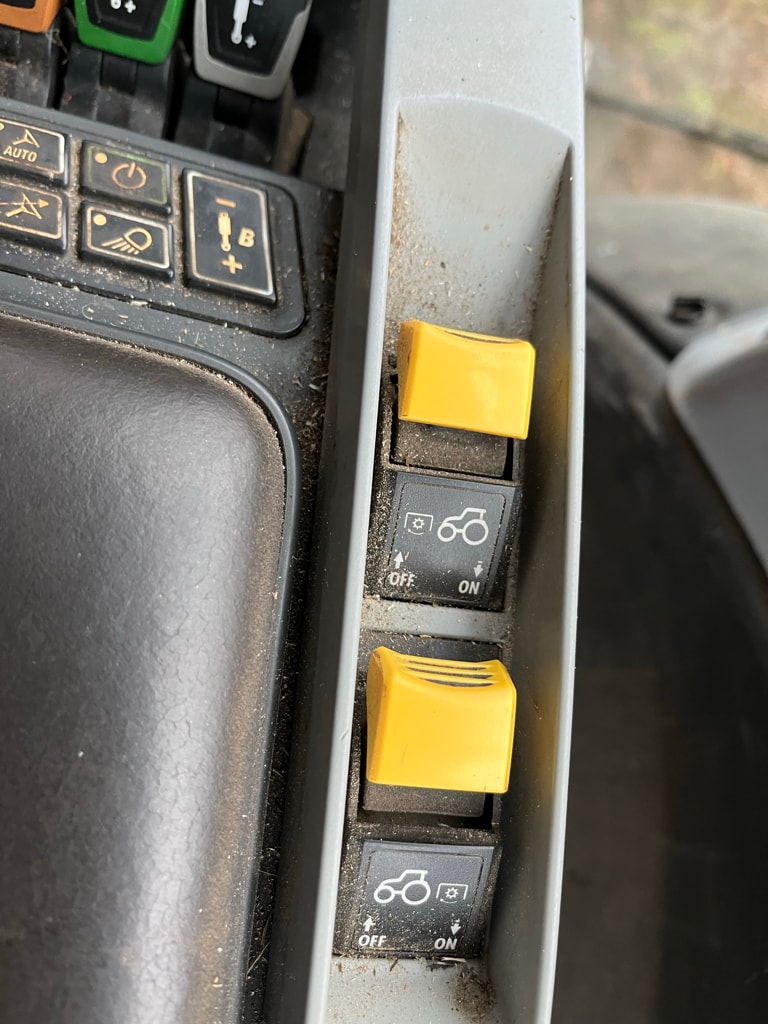 Tracteur chargeur VALTRA N 134 DIRECT - photo slide 20