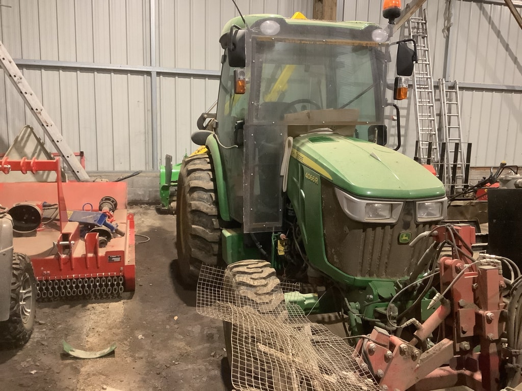 Tracteur JOHN DEERE 4066  R - photo slide 2