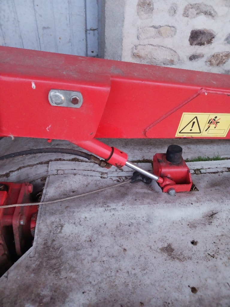 Faucheuse KUHN Gmd 902  - photo slide 2