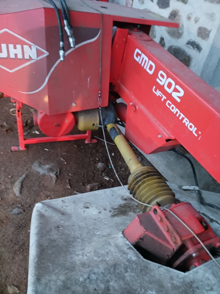 Faucheuse KUHN Gmd 902  - photo slide 4