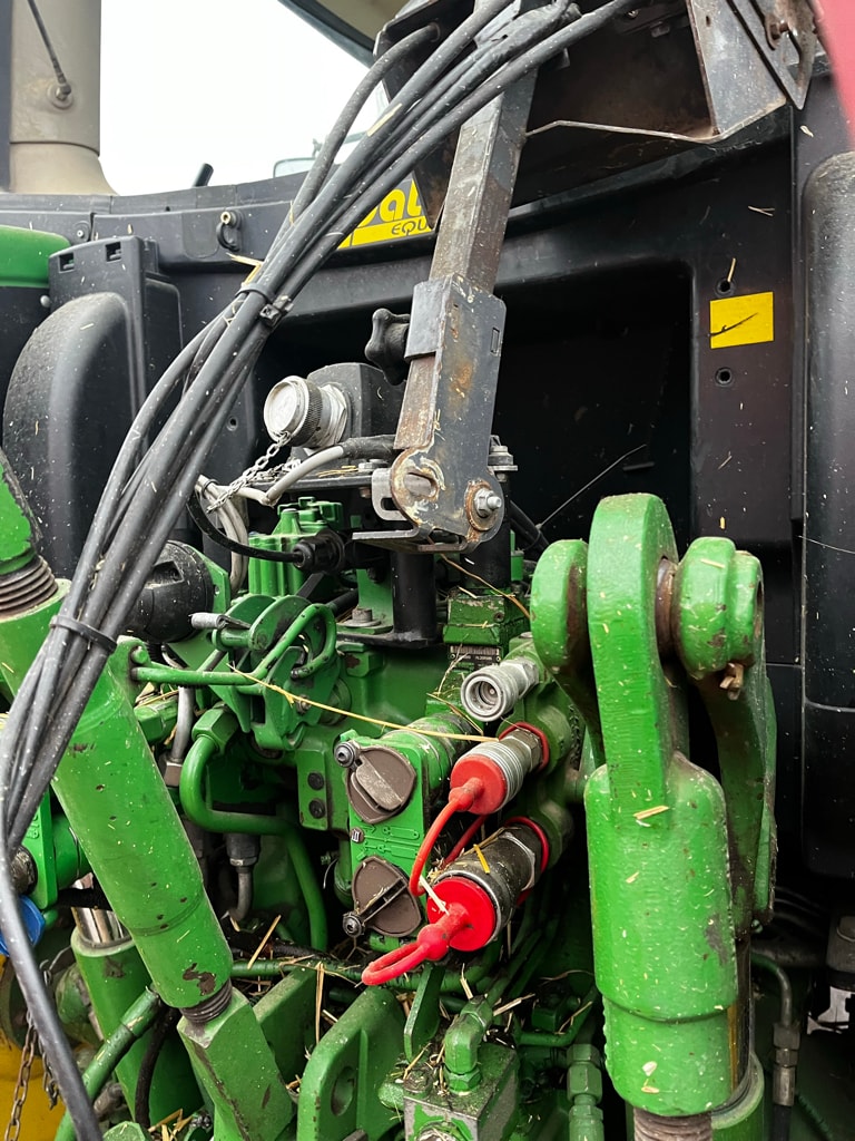 Tracteur JOHN DEERE 6115R - photo slide 8