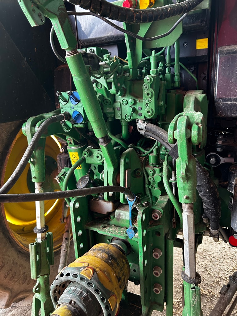 Tracteur chargeur JOHN DEERE 6100M - photo slide 11