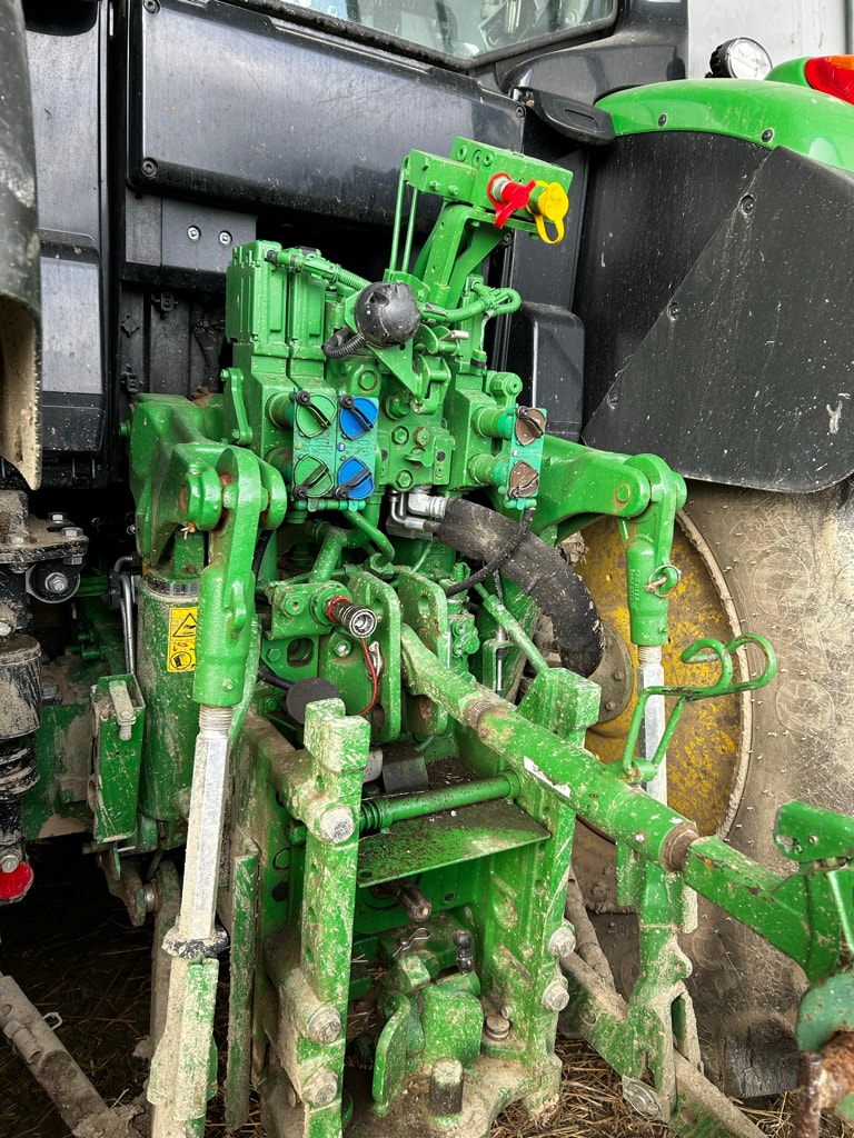 Tracteur chargeur JOHN DEERE 6140M - photo slide 11