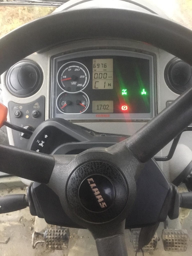 Tracteur CLAAS ARION 620 C - photo slide 6