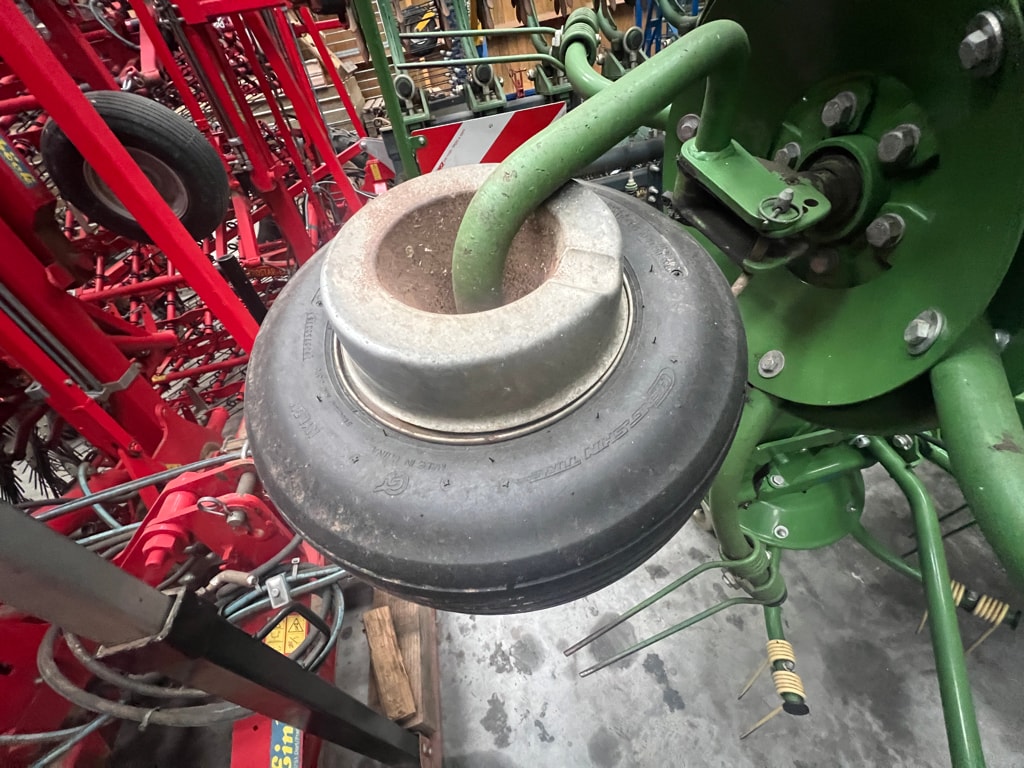 Faneuse KRONE Typ KW 6.72/6 - photo slide 5