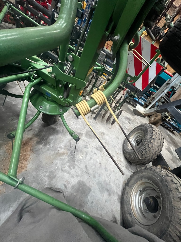 Faneuse KRONE Typ KW 6.72/6 - photo slide 6