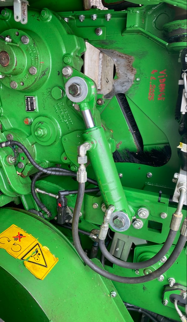 Ensileuse JOHN DEERE 9700 - photo slide 19