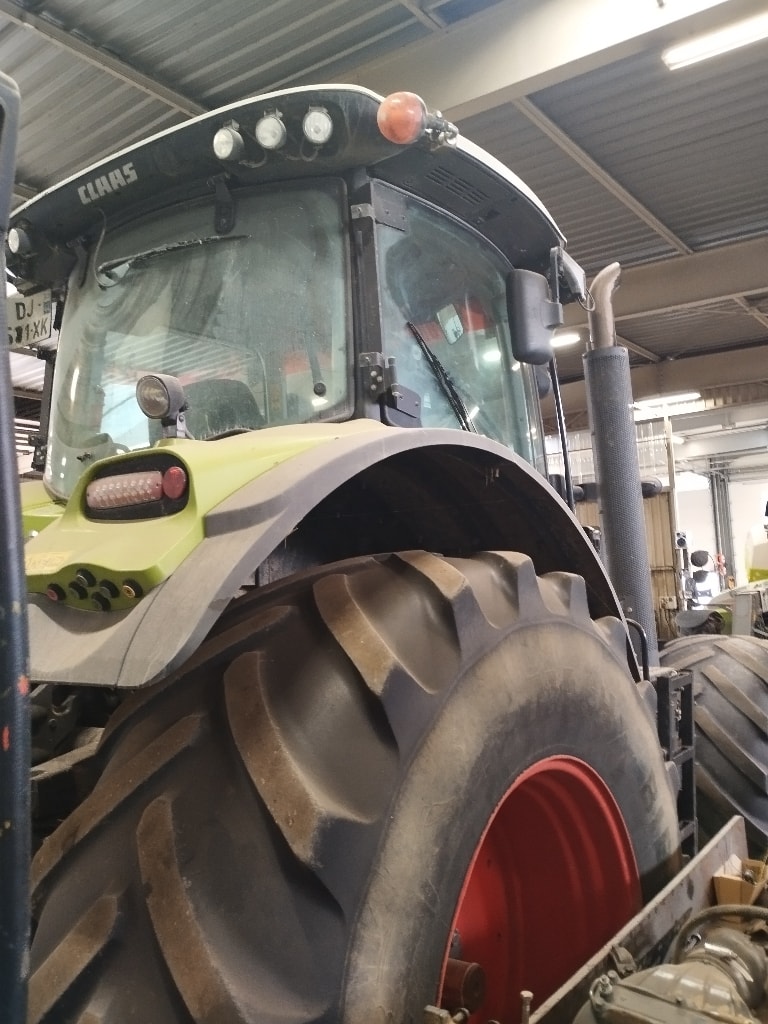 Tracteur CLAAS AXION 810 - photo slide 3