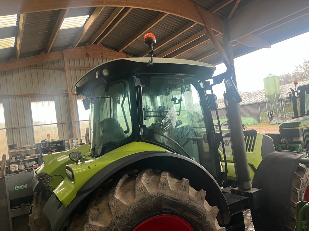 Tracteur CLAAS ARION 620 - photo slide 3
