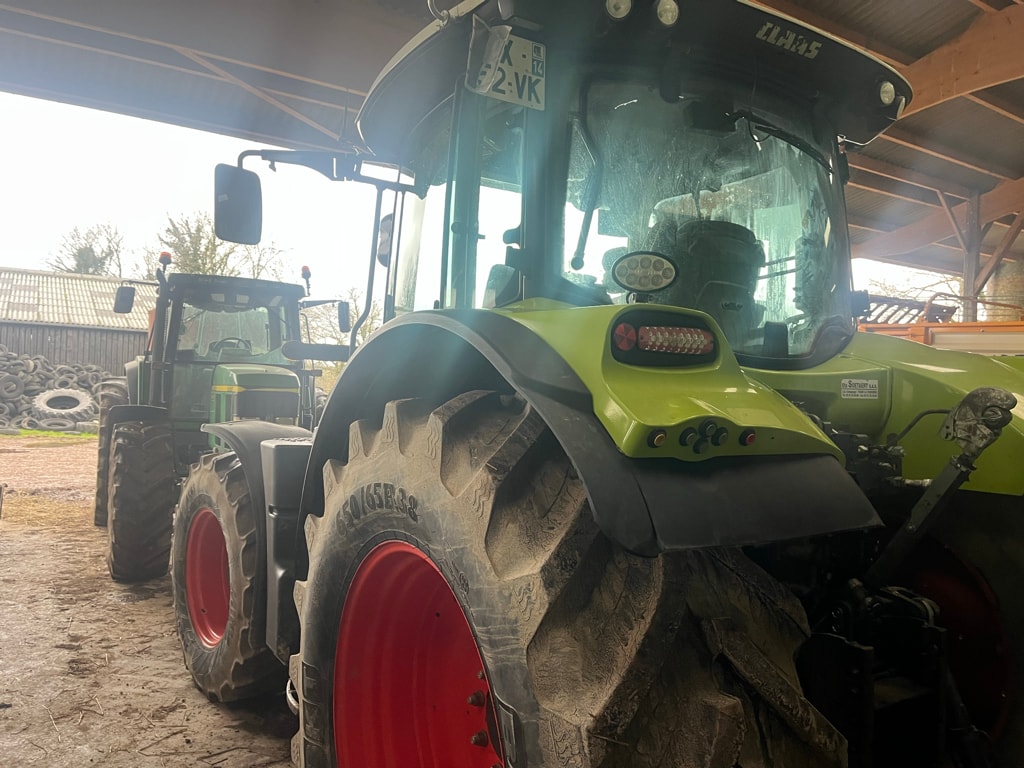 Tracteur CLAAS ARION 620 - photo slide 4