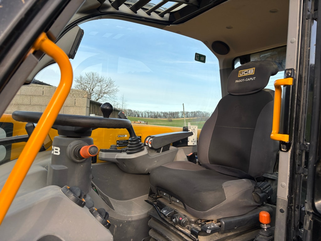 Telescopique JCB 538-60 AGRI SUPER DTVT - photo slide 5