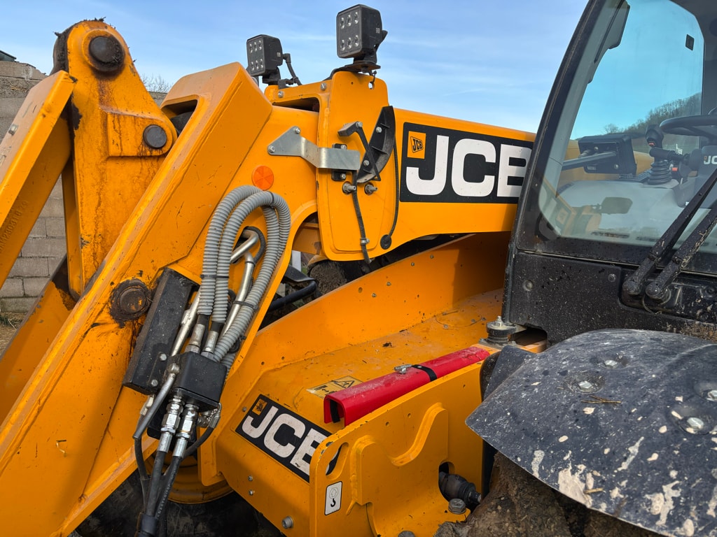 Telescopique JCB 538-60 AGRI SUPER DTVT - photo slide 6