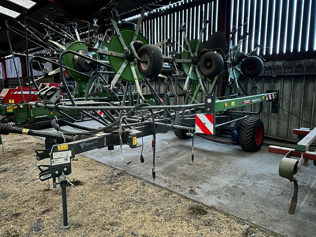 Faneuse FENDT Lotus 1020T - photo slide 1