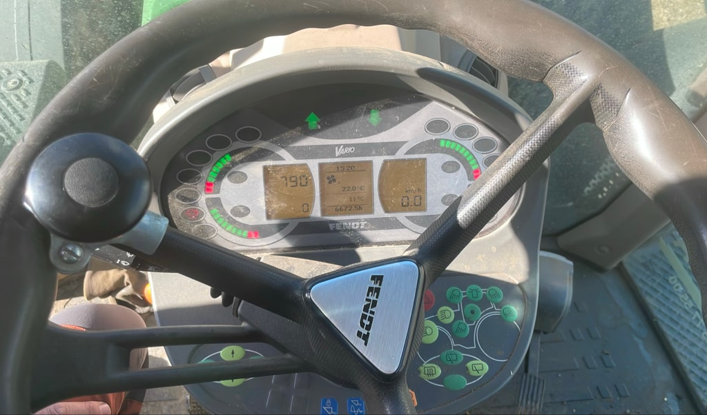 Tracteur FENDT 716 VARIO PROFI - photo slide 18