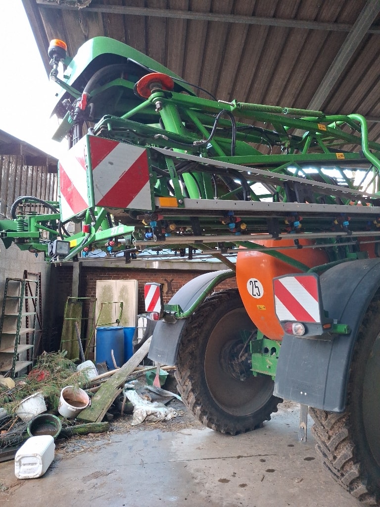 Pulverisateur AMAZONE Ux 3200 spécial  - photo slide 3