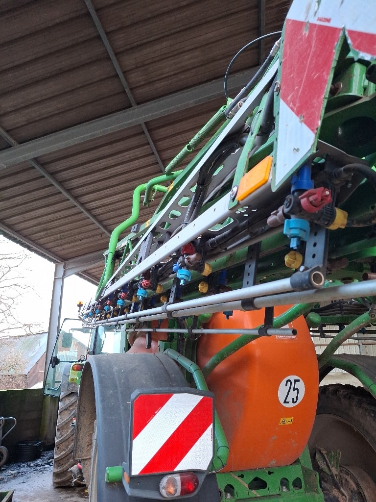 Pulverisateur AMAZONE Ux 3200 spécial  - photo slide 9
