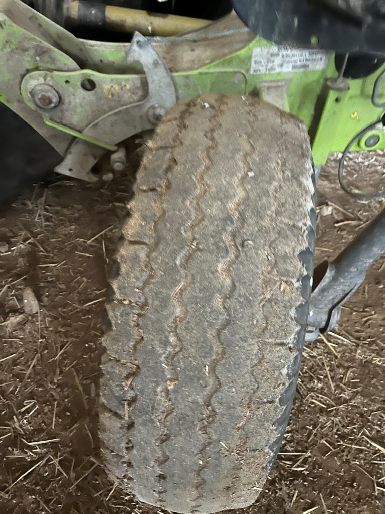 Andaineur CLAAS LINER 2700 - photo slide 9
