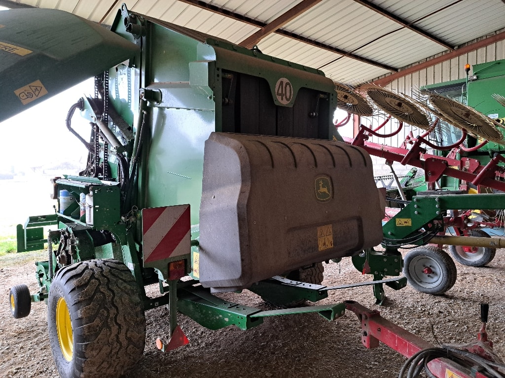 Presse balles rondes JOHN DEERE V 461 M - photo slide 3