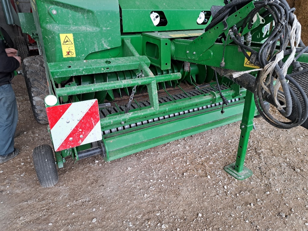 Presse balles rondes JOHN DEERE V 461 M - photo slide 8