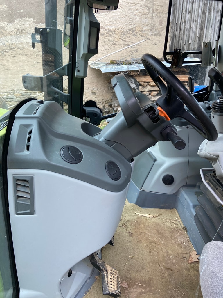 Tracteur CLAAS ARION 410 - photo slide 12