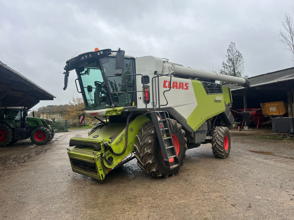 Moissonneuse CLAAS Trion 650 - photo slide 1