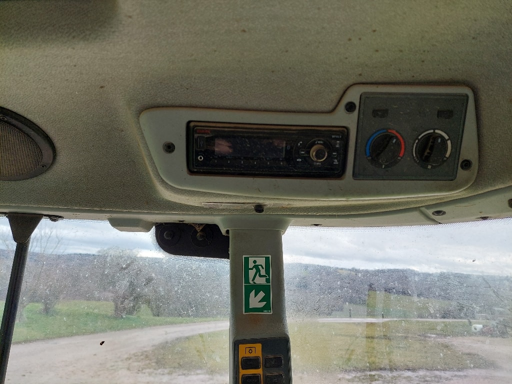 Tracteur chargeur CLAAS ARION 420 - photo slide 13