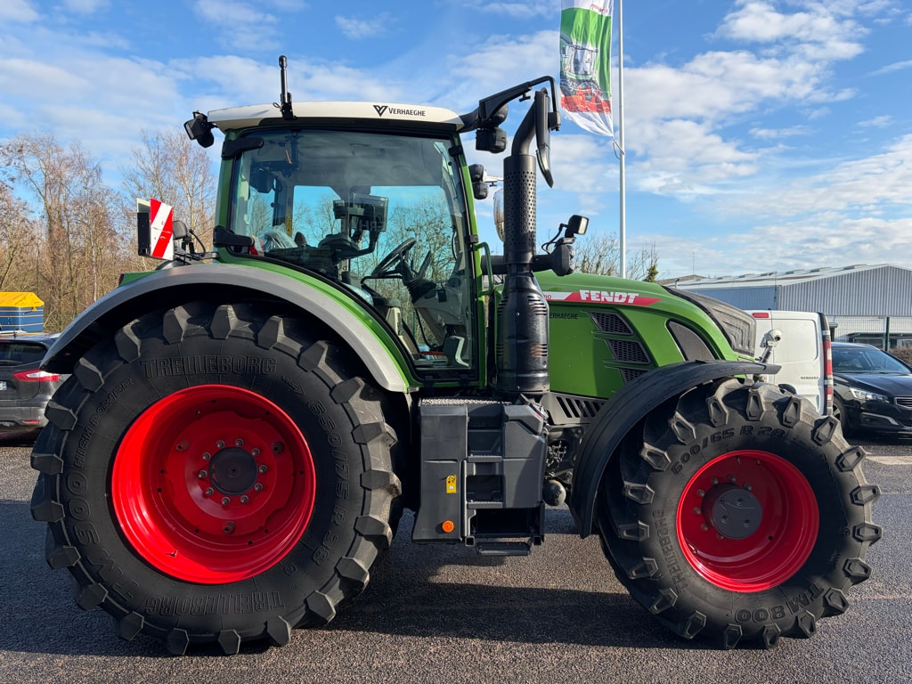 Tracteur FENDT 724 GEN 6 Power + - photo slide 7