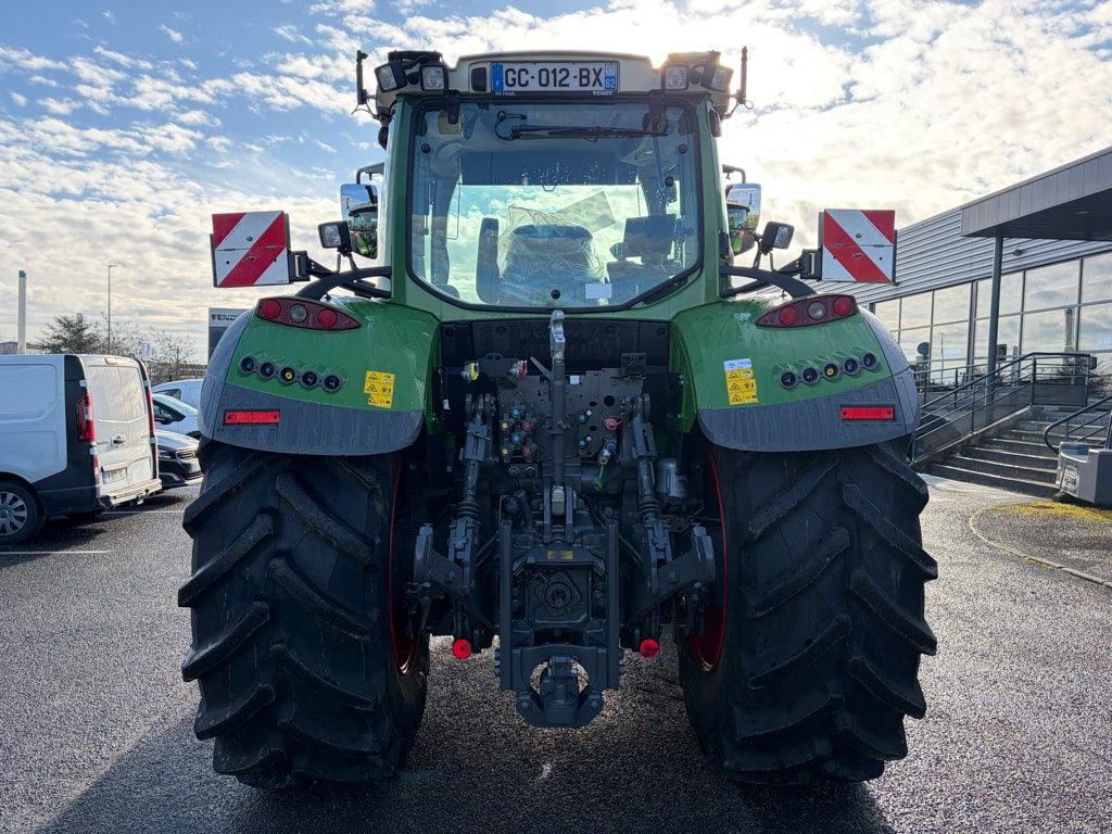 Tracteur FENDT 724 GEN 6 Power + - photo slide 11