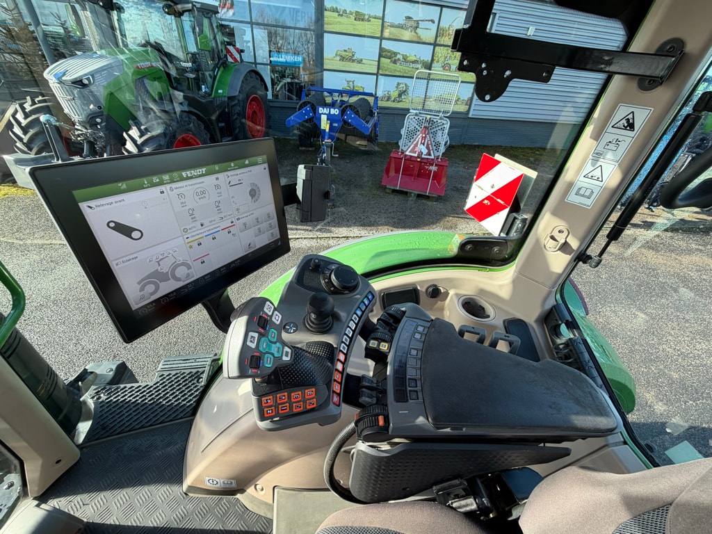 Tracteur FENDT 724 GEN 6 Power + - photo slide 17
