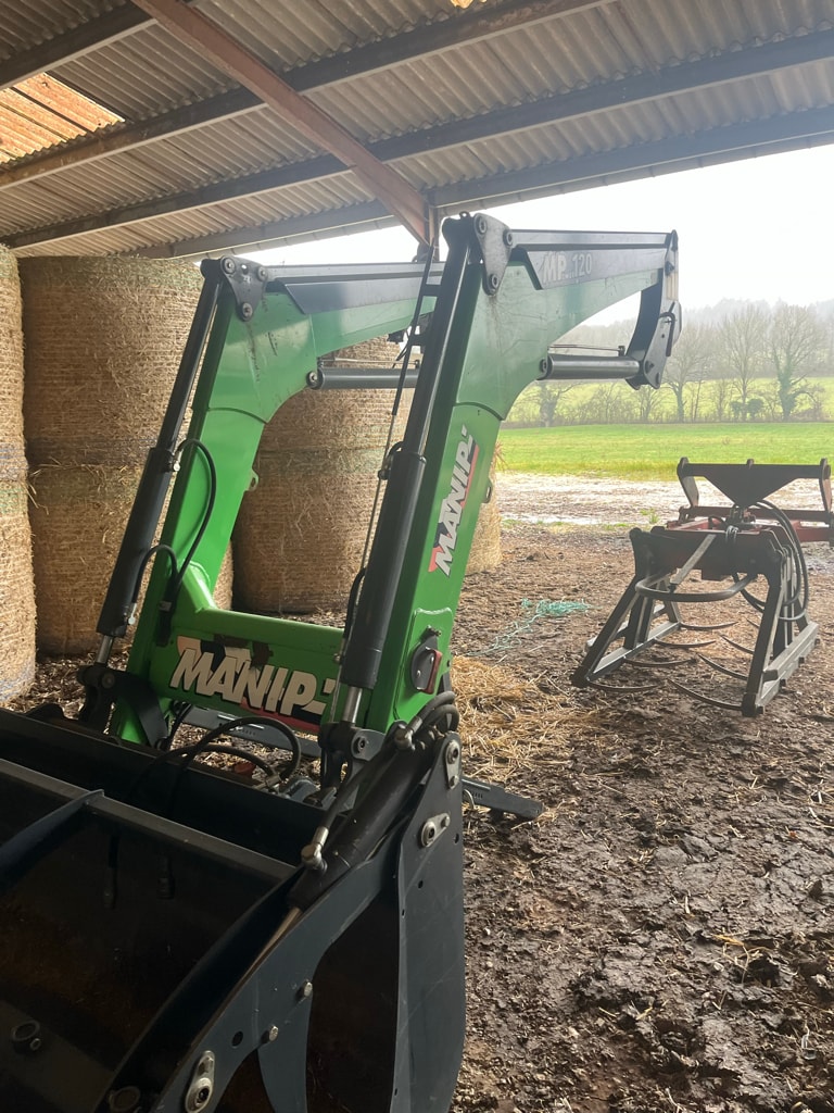 Tracteur chargeur DEUTZ FAHR 6155 AGROTRON TTV - photo slide 17