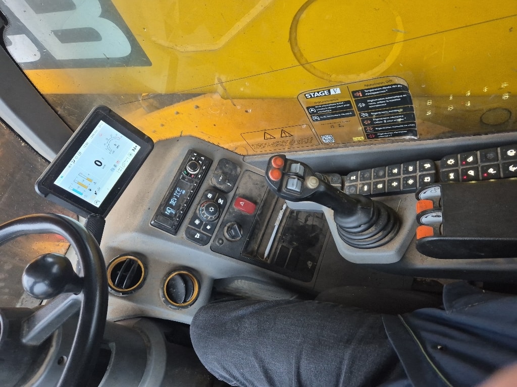 Telescopique JCB 532 70 agri super dtvt - photo slide 19